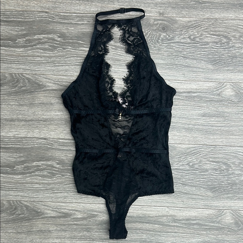 Leg Avenue Lace Keyhole Front Bodysuit Teddy sz S